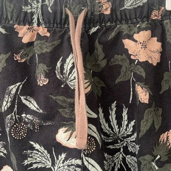 Patagonia Island Hemp Shorts - Picture 2 of 8